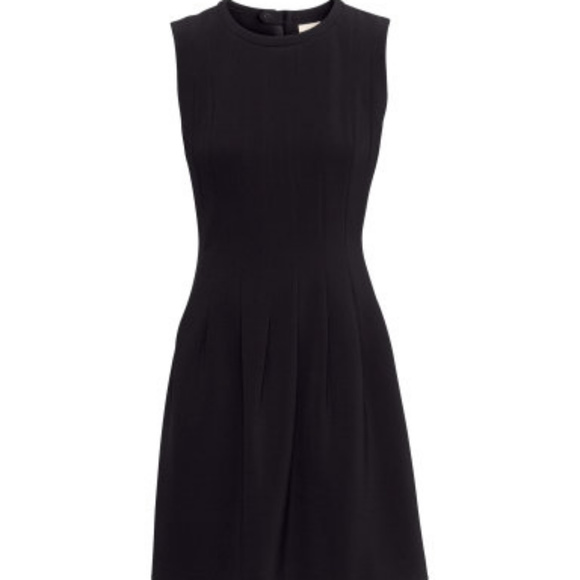 H&M Dresses & Skirts - H&M Sleeveless Fit & Flare dress